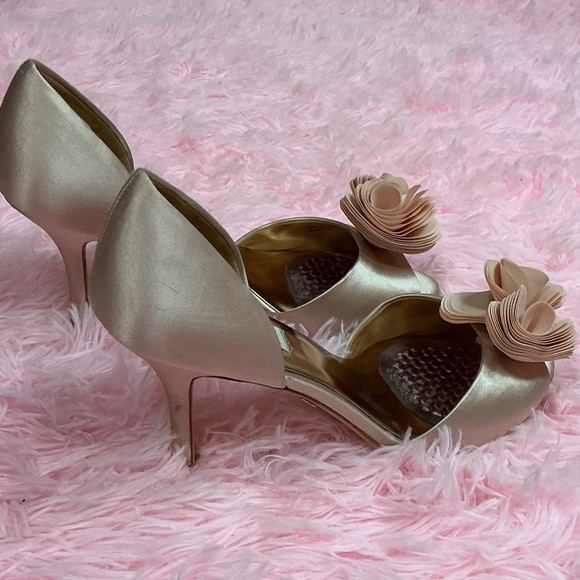 Badgley Mischka Satin Peep-Toe Heels with Rosette Accent in Champagne - Picture 4 of 5
